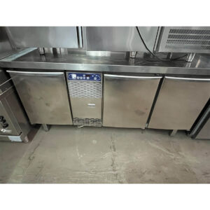 Ψυγείο πάγκος Electrolux με επιλογή θερμοκρασίας αναλόγως το προϊόν κ haccp history